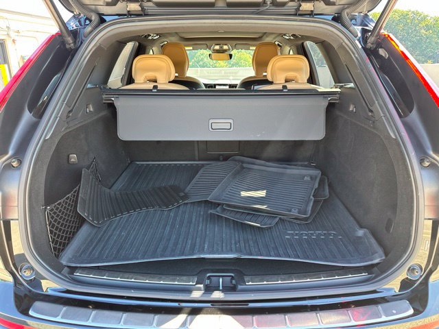 Certified 2023 Volvo XC60 B6 Ultimate w/ Protection Package Premier AWD/4WD image 35