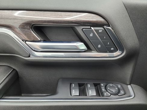 Used 2024 Chevrolet Silverado 2500 LTZ w/ LTZ Premium Package image 46