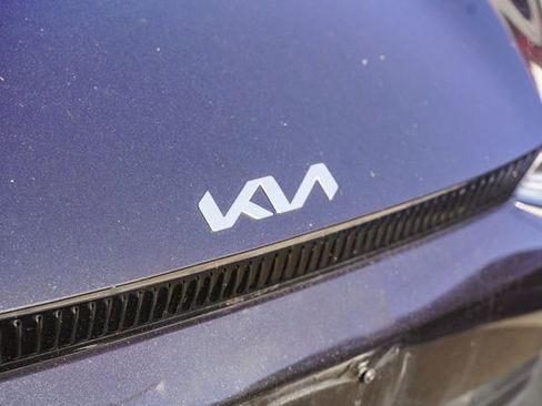 Certified 2023 Kia EV6 Light image 4