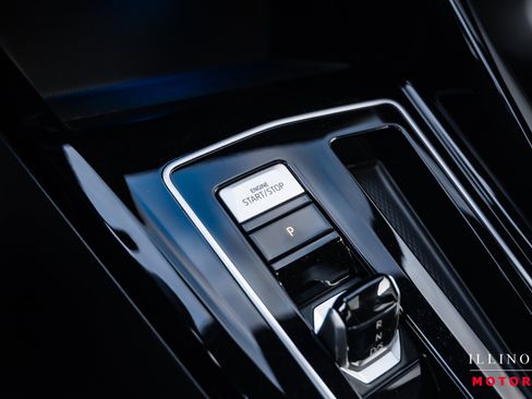 Used 2024 Volkswagen Golf R image 24