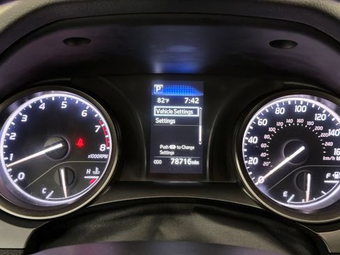 Used 2022 Toyota Camry SE FWD image 18