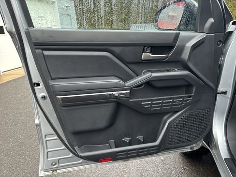 Used 2024 Toyota Tacoma TRD Sport image 15