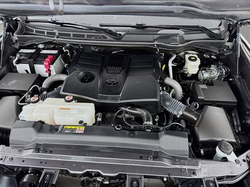 Used 2025 Toyota Tundra Limited image 31