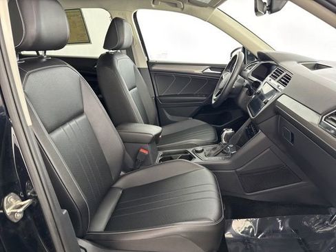 Used 2022 Volkswagen Tiguan SE AWD/4WD image 21