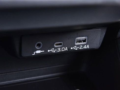 Used 2024 Subaru Crosstrek 2.5i Limited w/ Crosstrek Mirror Package image 15