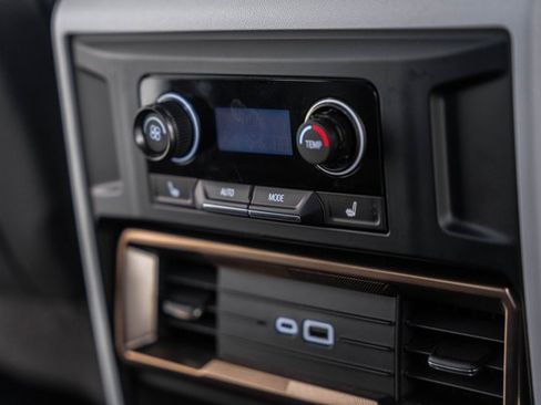 Used 2024 GMC Hummer EV 2X image 40