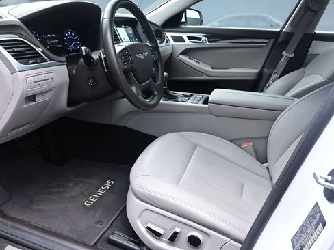 Used 2020 Genesis G80 3.8 RWD image 17