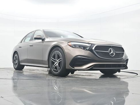 Used 2025 Mercedes-Benz E 350 Sedan image 28