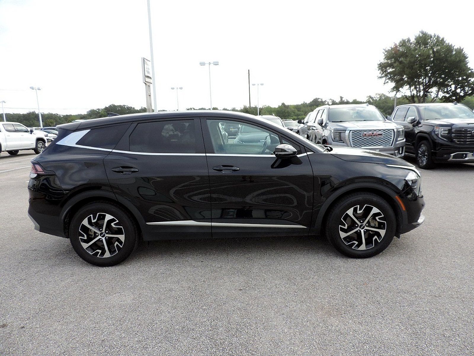 Used 2023 Kia Sportage EX FWD image 4