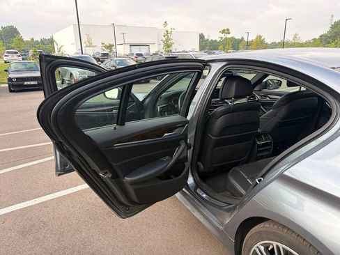 Used 2017 BMW 530i xDrive AWD/4WD image 23