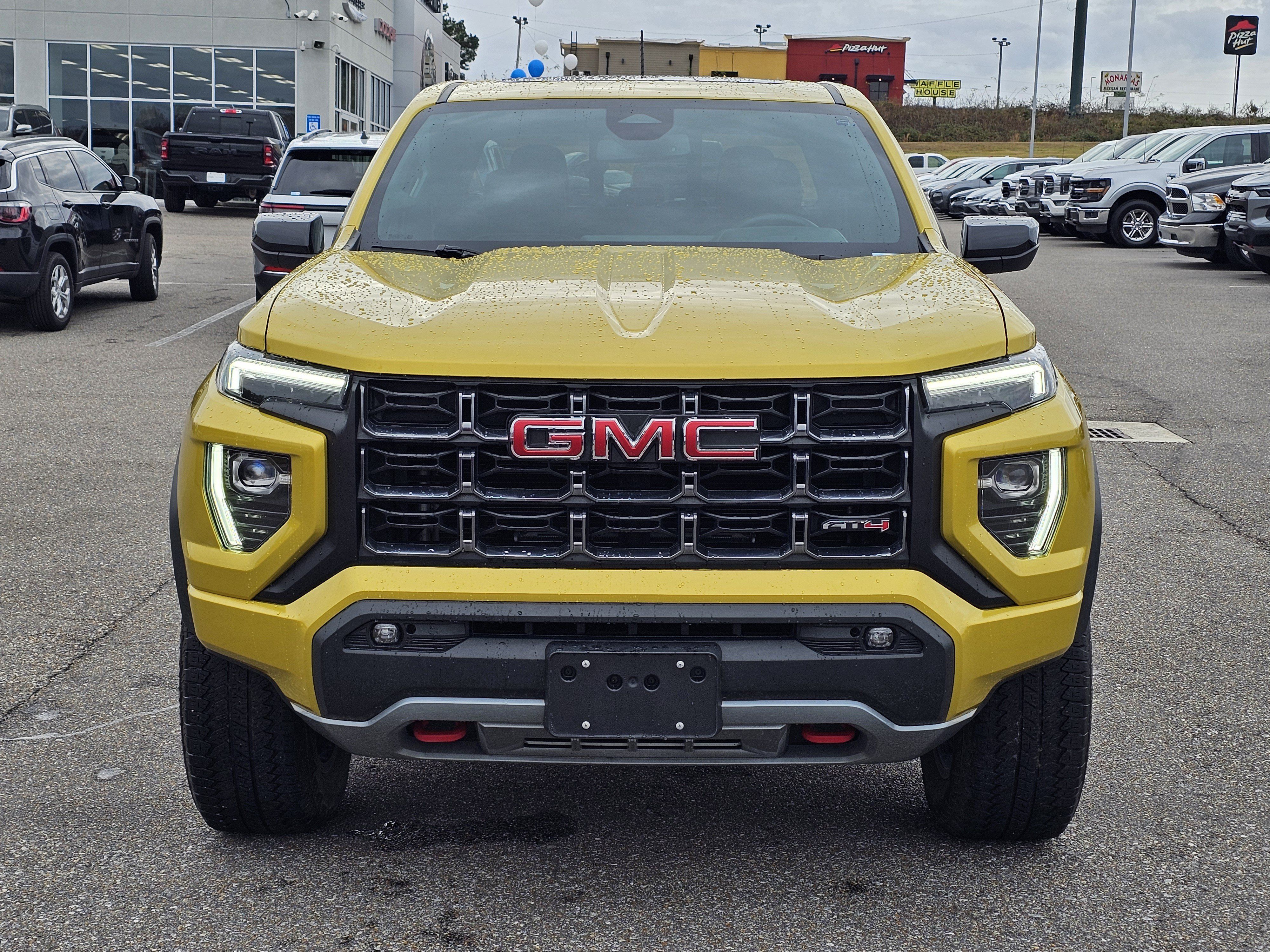 Used 2023 GMC Canyon AT4 w/ AT4 Premium Package AWD/4WD image 2