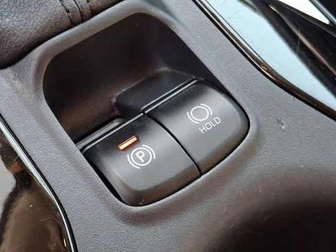 Certified 2024 Toyota Corolla Cross XLE FWD image 28