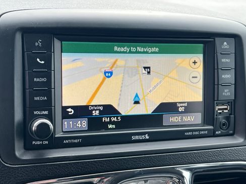 Used 2015 Chrysler Town & Country Touring image 18