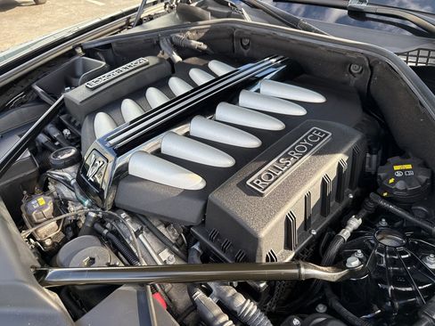 Used 2018 Rolls-Royce Dawn RWD image 67