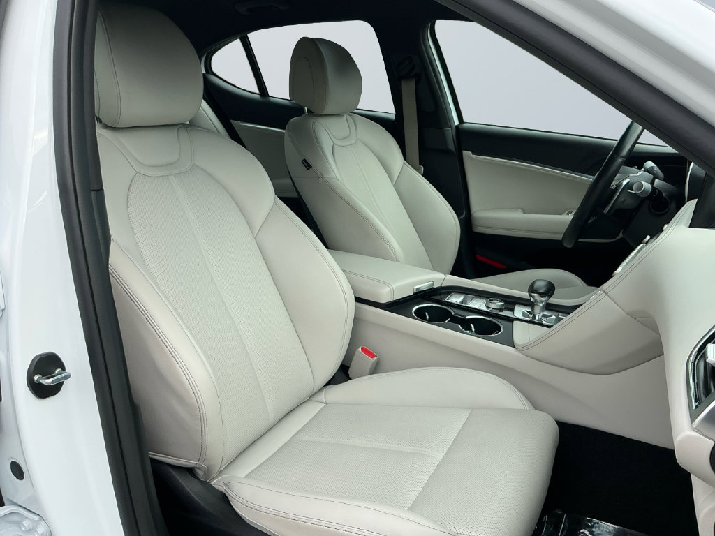 Used 2025 Genesis G70 2.5T AWD/4WD image 16