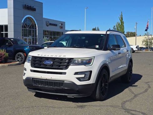 Used 2017 Ford Explorer Sport w/ Equipment Group 401A AWD/4WD image 8