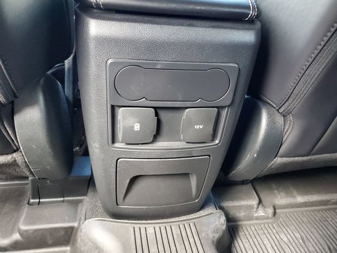 Used 2023 Ford Explorer XLT w/ Equipment Group 202A AWD/4WD image 17