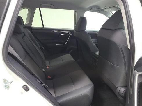 Used 2024 Toyota RAV4 XLE AWD/4WD image 5