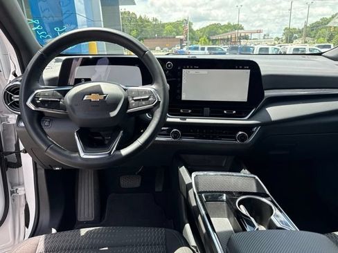 Used 2025 Chevrolet Equinox LT AWD/4WD image 21