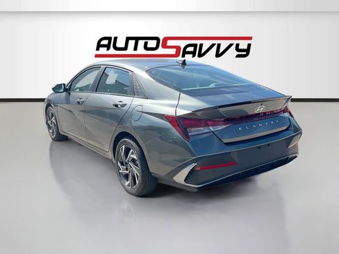 Used 2025 Hyundai Elantra Sport FWD image 5