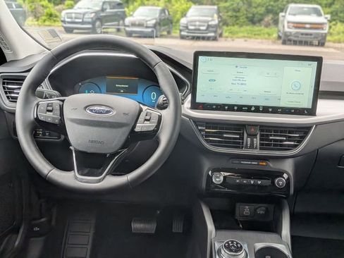 Used 2025 Ford Escape SE w/ PHEV Premium Package FWD image 30