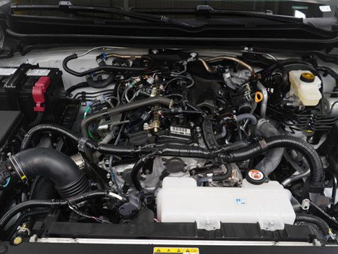 Used 2025 Toyota Tacoma SR image 31