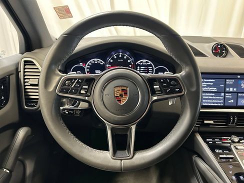 Certified 2020 Porsche Cayenne AWD/4WD image 15