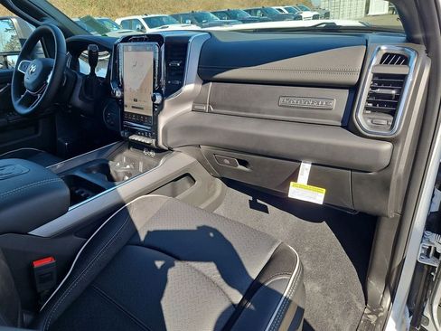 New 2026 RAM 2500 Laramie w/ Night Edition AWD/4WD image 17