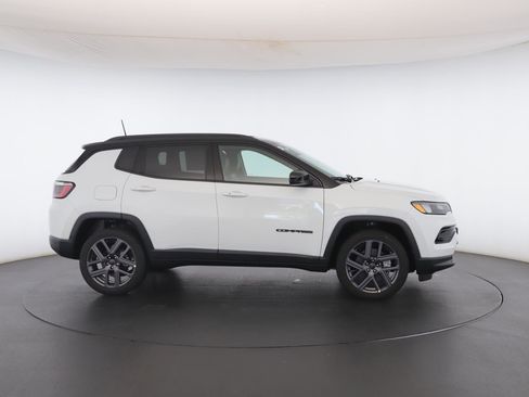 New 2026 Jeep Compass Limited image 31