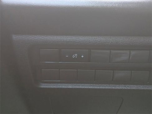 Used 2024 Mitsubishi Outlander FWD image 28