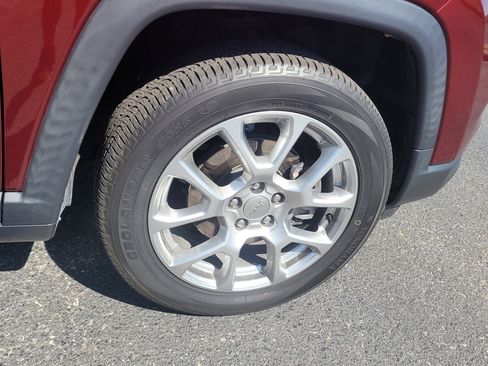 Used 2022 Jeep Compass Latitude image 10