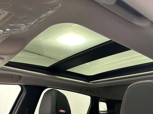 New 2025 Nissan Kicks SR w/ SR Premium Package image 17