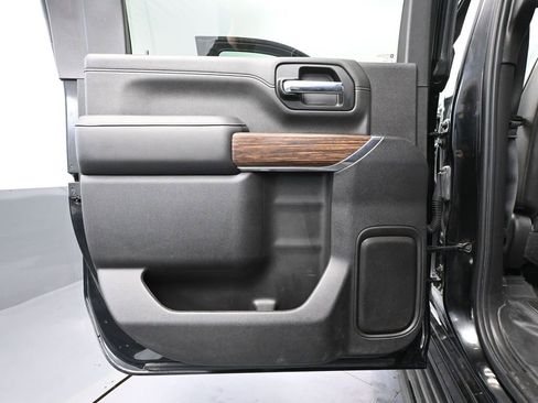 Used 2022 Chevrolet Silverado 2500 High Country w/ Z71 Off-Road Package image 45