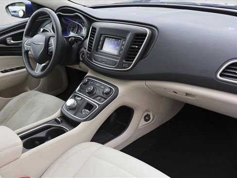 Used 2015 Chrysler 200 Limited FWD image 26
