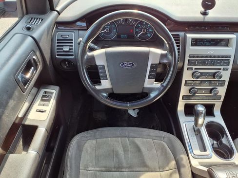 Used 2010 Ford Flex SEL FWD image 9