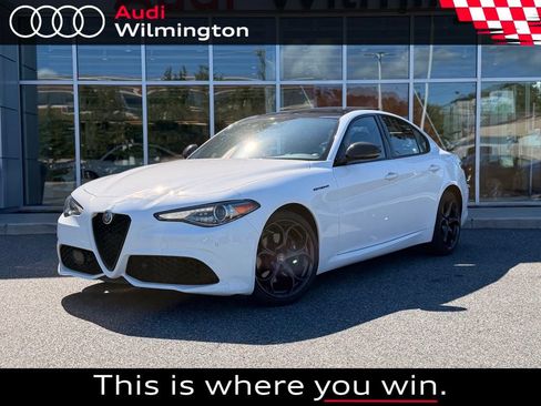 Used 2023 Alfa Romeo Giulia Estrema AWD/4WD image 1