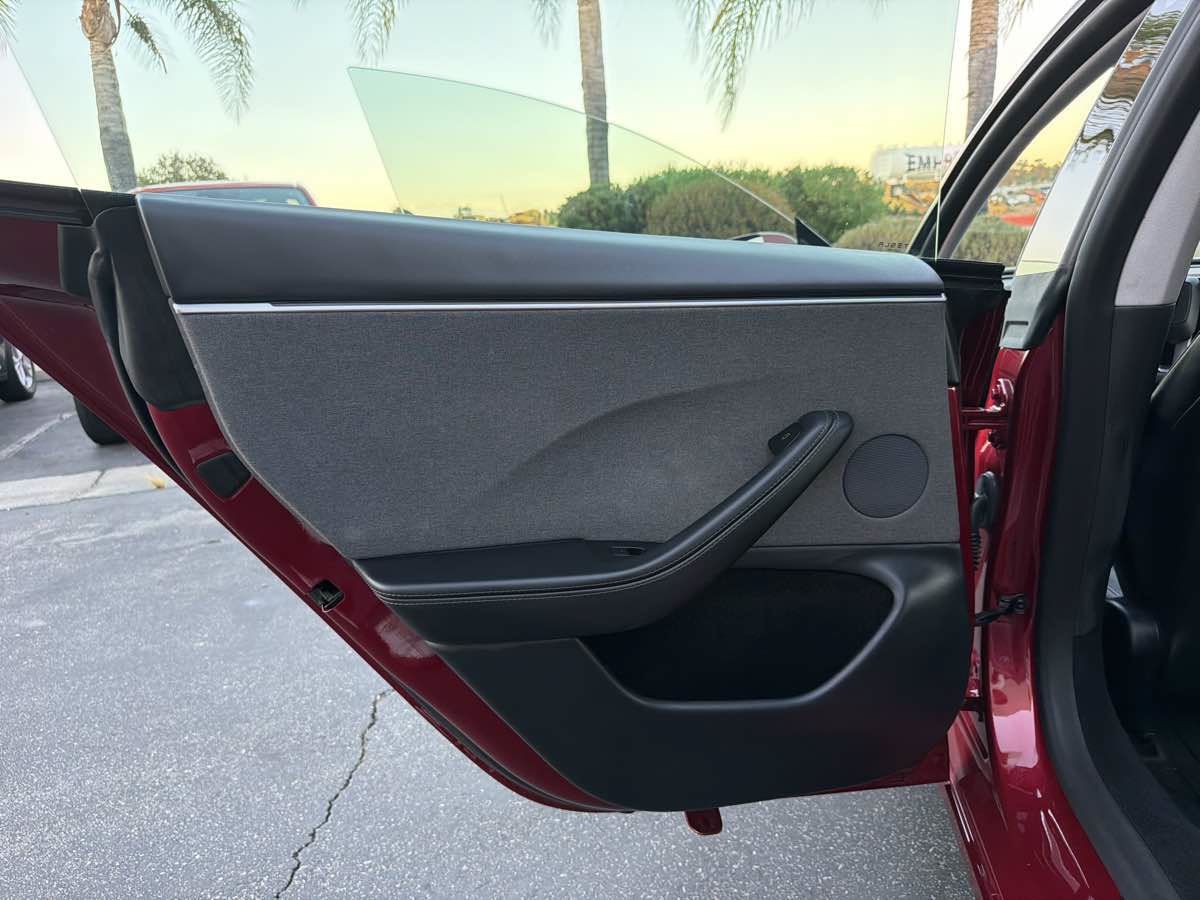 Used 2025 Tesla Model 3 Long Range RWD image 31