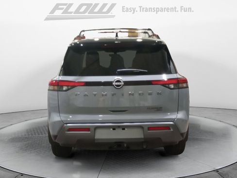 Used 2026 Nissan Pathfinder Platinum w/ Cargo Package image 6