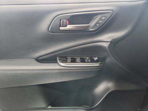 Used 2025 Toyota Crown Platinum image 21