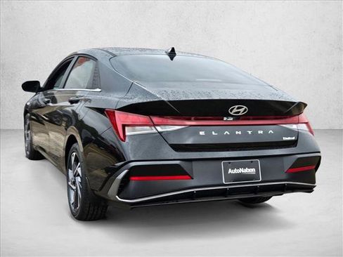 New 2026 Hyundai Elantra Limited image 9