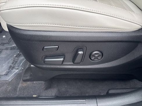 Certified 2024 Kia Telluride SX Prestige w/ Towing Package image 9