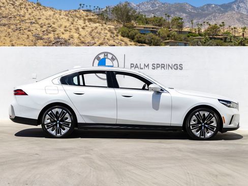 Used 2026 BMW 530i w/ Premium Package RWD image 6