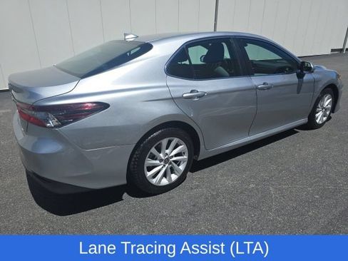 Used 2022 Toyota Camry LE FWD image 7
