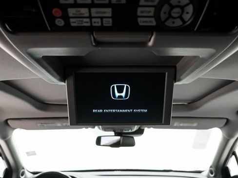 Used 2016 Honda Pilot Touring image 18