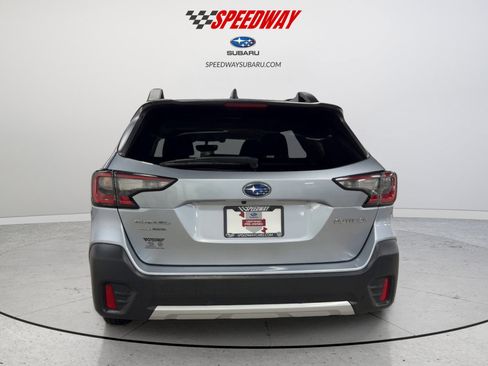 Certified 2022 Subaru Outback Limited image 8