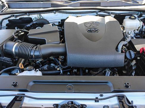 Used 2022 Toyota Tacoma TRD Off-Road image 27