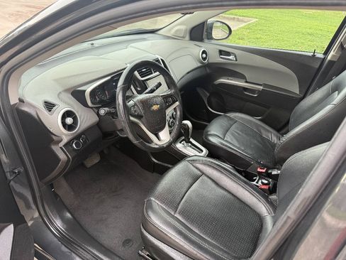 Used 2019 Chevrolet Sonic Premier FWD image 9