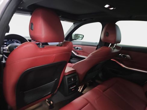 Used 2022 BMW 330i Sedan w/ M Sport Package image 16