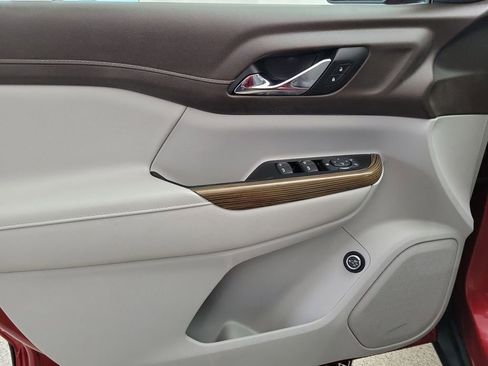 Certified 2023 GMC Acadia SLE w/ Driver Convenience Package image 19