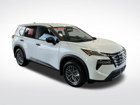 Used 2025 Nissan Rogue S FWD image 1